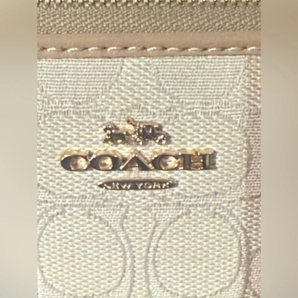 Coach‎ Medium Zip Around Wallet In Signature Canvas Jacquard With Stripes
